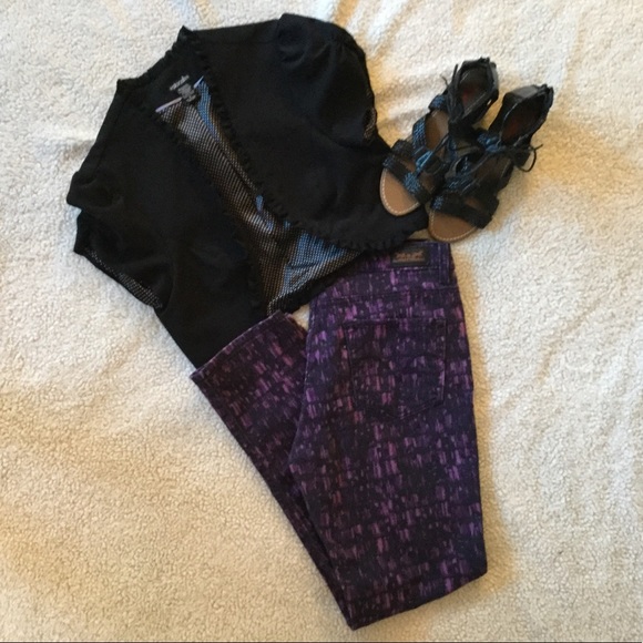 Denim - Like New Denim Skinny Leg Purple/Black Jeans.